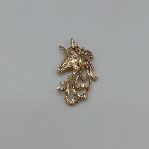Vintage 14K Gold Diamond-cut Unicorn Pendanr Charm